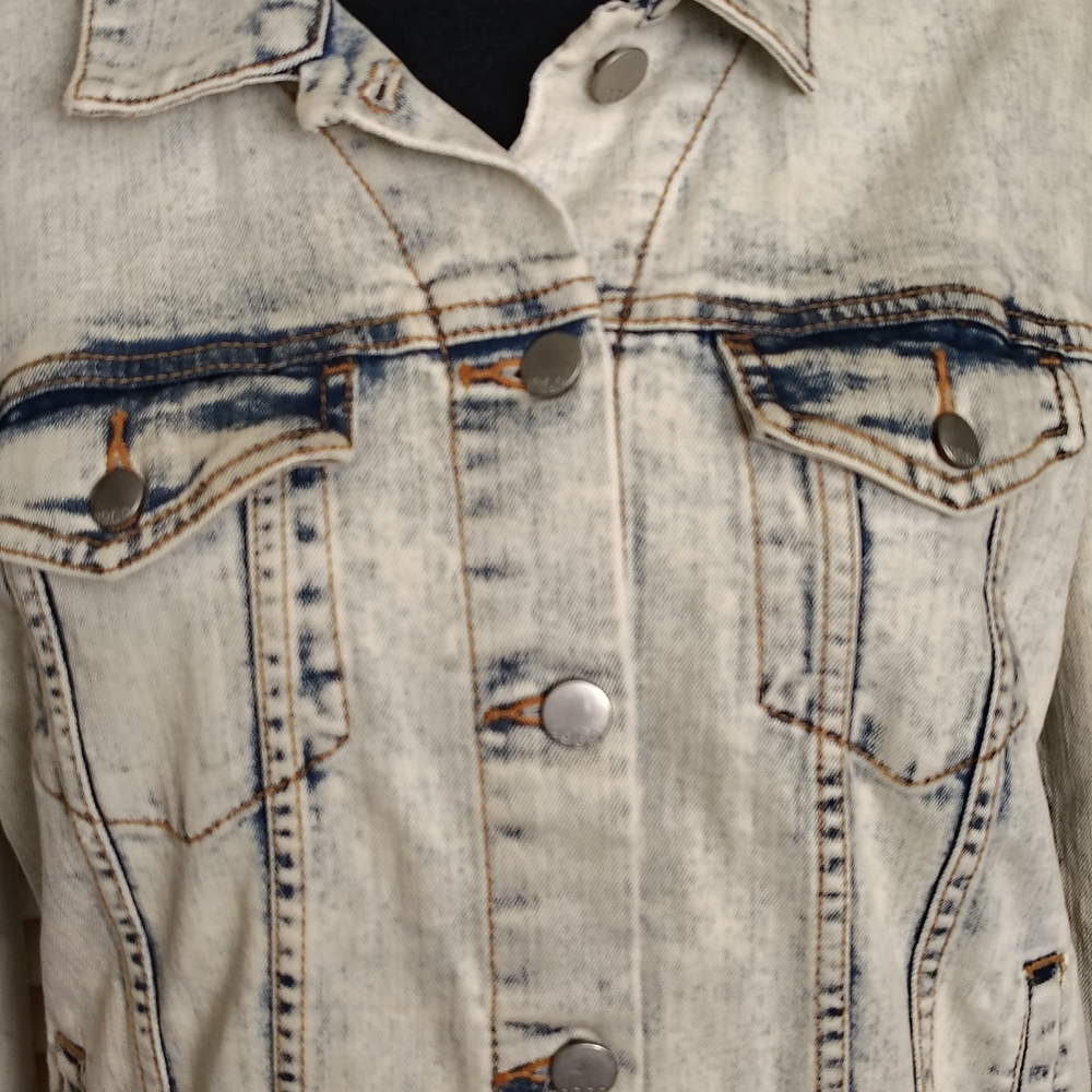 GAP Light Wash Blue/White Denim Jacket Size S – Like New - Picture 5 of 9
